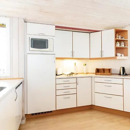 Holiday home 4 Bedroom Awesome In Rnne Ronne