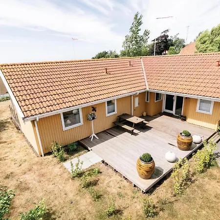 Four-bedroom In בית נופש רונה