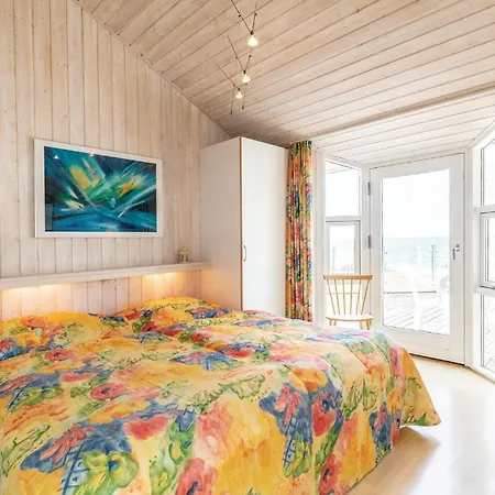 Holiday home 4 Bedroom Awesome In Rnne *