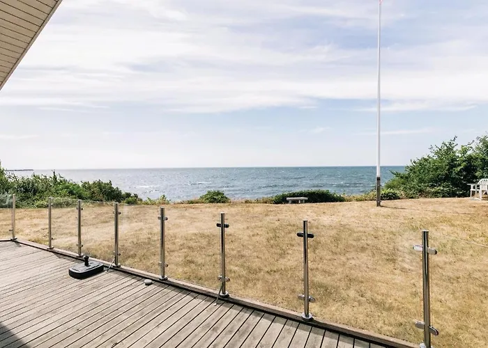 Ferienhaus Four-bedroom In Rønne