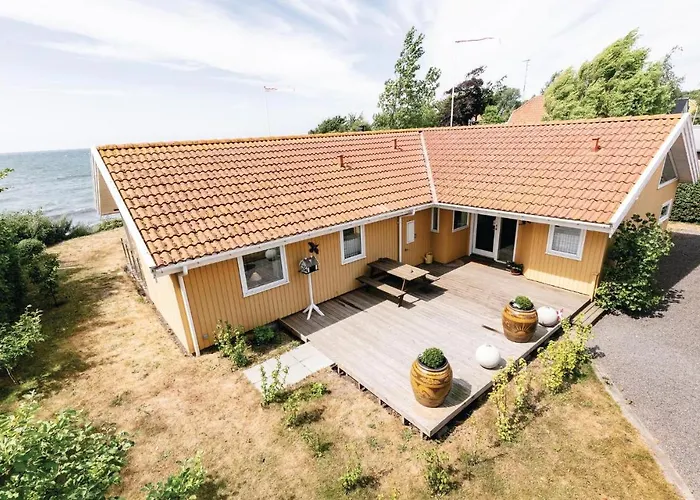Four-bedroom In Ferienhaus Rønne