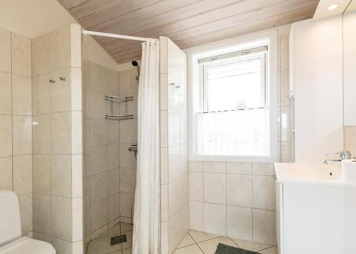 Ferienhaus Four-bedroom In Rønne