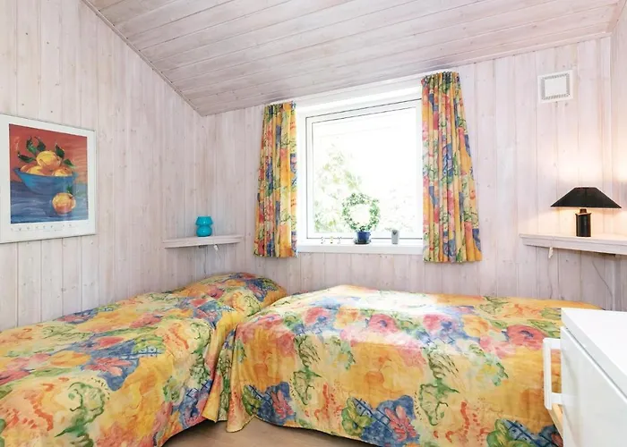 Ferienhaus Four-bedroom In Rønne