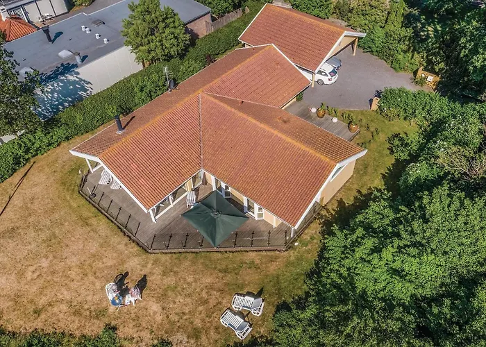 Four-bedroom In Ferienhaus Rønne